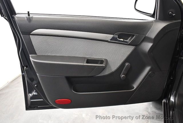 2009 Chevrolet Aveo 5dr Hatchback LS - 21996031 - 19