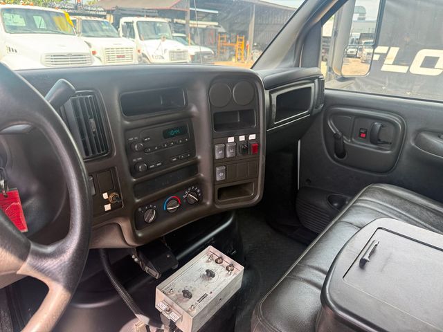 2009 Chevrolet C6500 Crew Cab Dump Truck  - 23062078 - 14