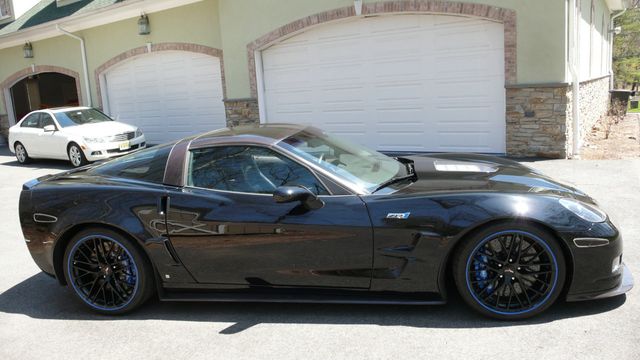 2009 Chevrolet Corvette 2dr Coupe ZR1 w/3ZR - 17621426 - 4