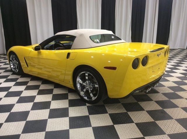 2009 Chevrolet Corvette Base Trim - 22588924 - 3