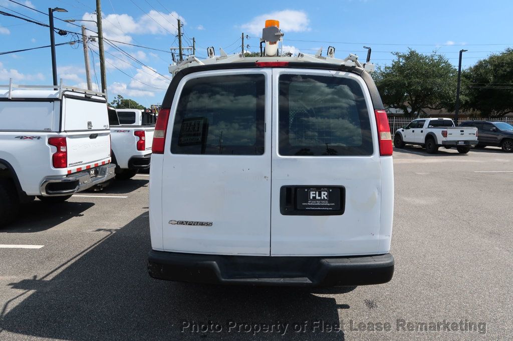 2009 Chevrolet Express Cargo photo 3