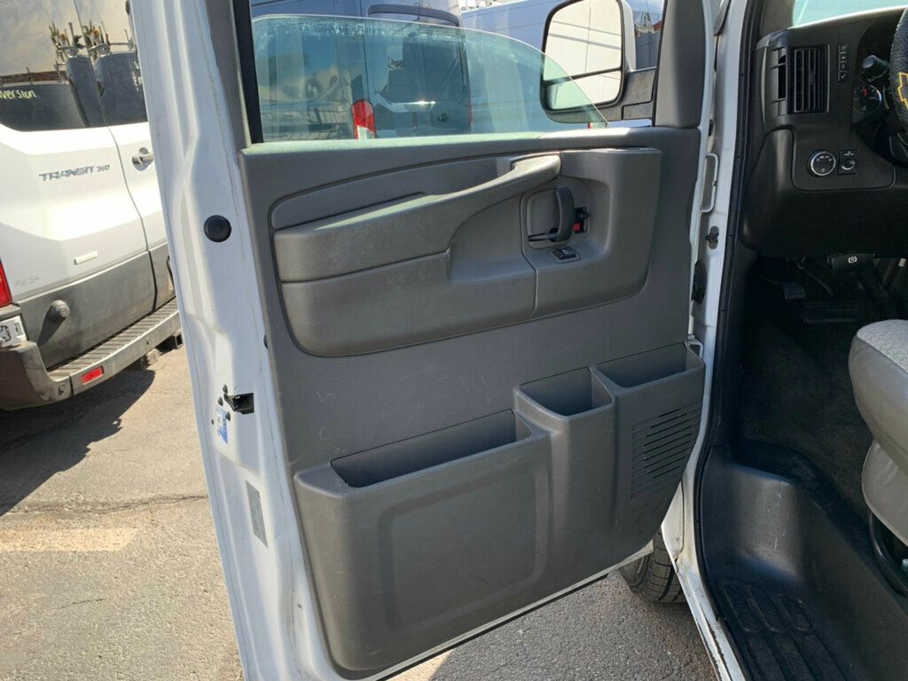 2009 Chevrolet Express Passenger RWD 3500 155" 15 Passenger - 22940195 - 26