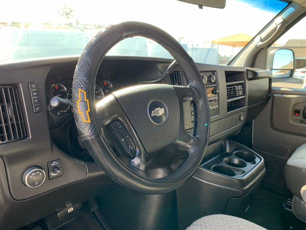 2009 Chevrolet Express Passenger RWD 3500 155" 15 Passenger - 22940195 - 27