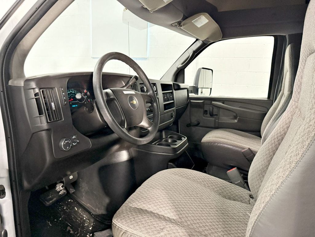 2009 Chevrolet G3500  - 22699550 - 14