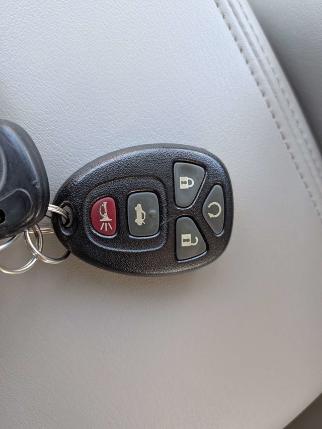 2009 Chevrolet Impala 4dr Sedan LTZ - 23037817 - 26