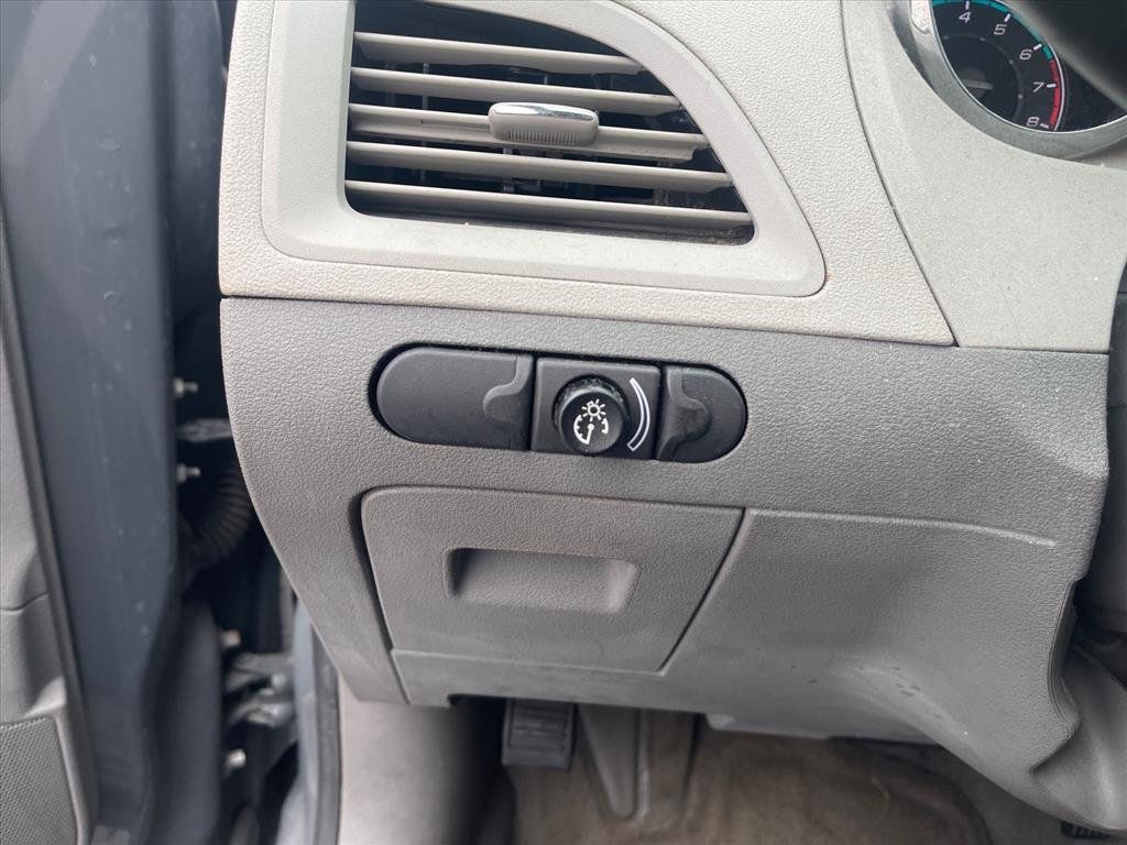 2009 Chevrolet Malibu LS - 22969484 - 11