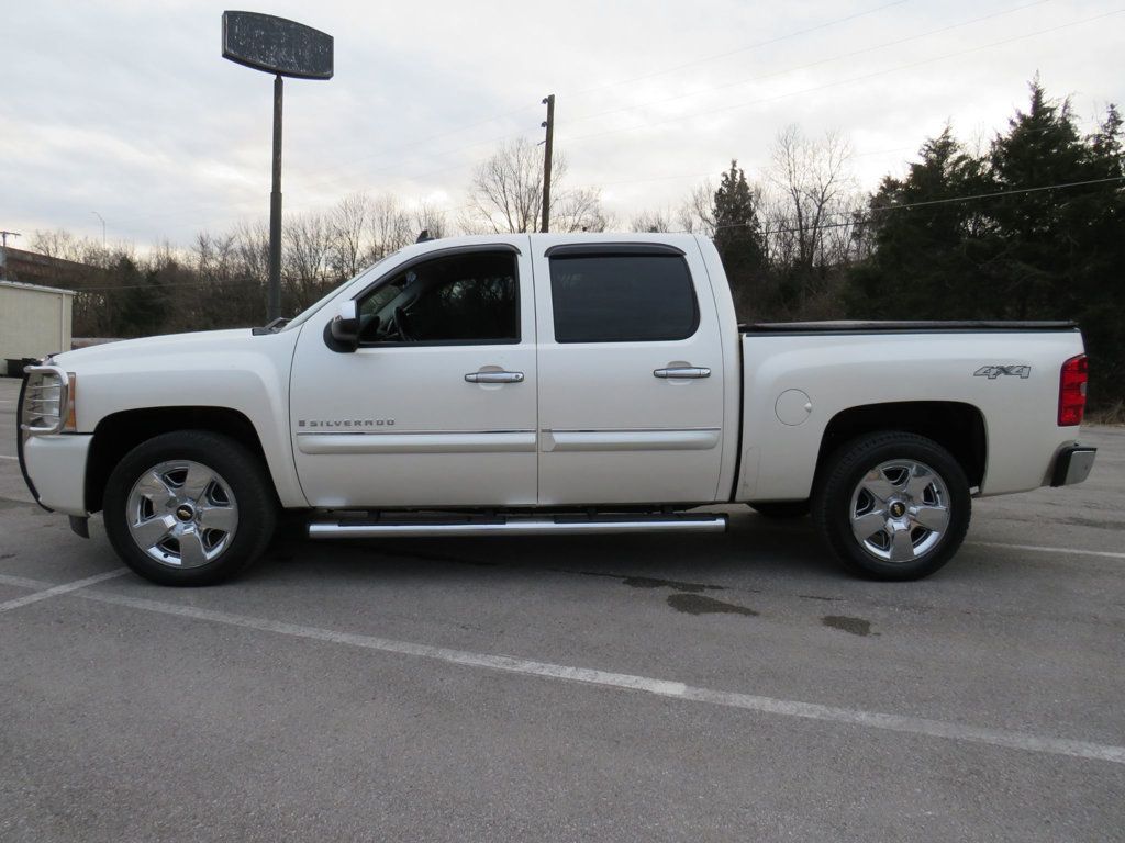 2009 Chevrolet Silverado 1500 4WD Crew Cab 143.5" LTZ - 22733484 - 0