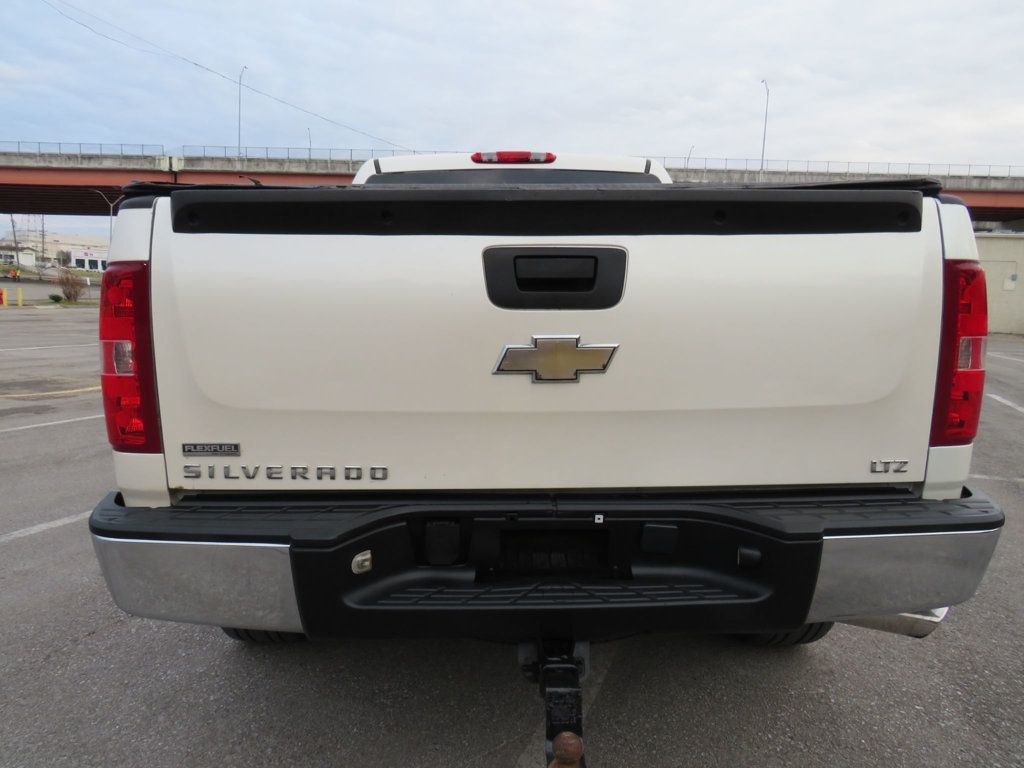 2009 Chevrolet Silverado 1500 4WD Crew Cab 143.5" LTZ - 22733484 - 6