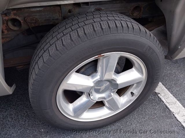 2009 Chevrolet Silverado 1500 LT 4WD Crew Cab Short Bed - 22972358 - 9