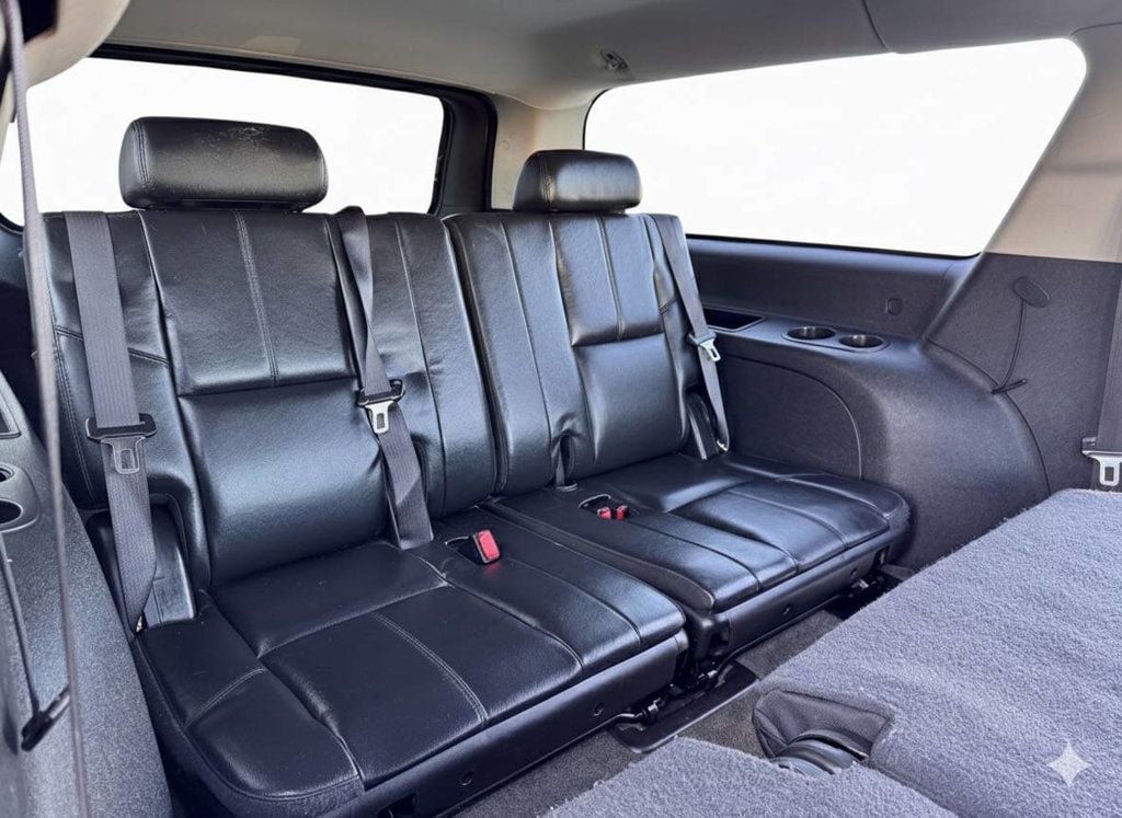 2009 Chevrolet Suburban LT 4x4 4dr SUV w/2LT - 22939816 - 17