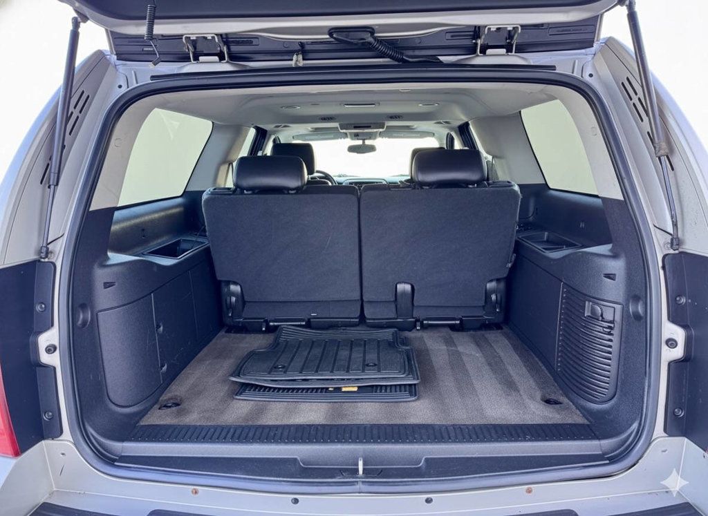 2009 Chevrolet Suburban LT 4x4 4dr SUV w/2LT - 22939816 - 20