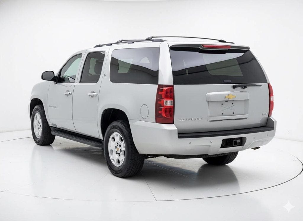 2009 Chevrolet Suburban LT 4x4 4dr SUV w/2LT - 22939816 - 3