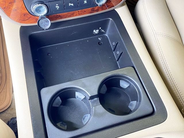 2009 Chevrolet Tahoe 2WD 4dr 1500 LT w/1LT - 22894857 - 32