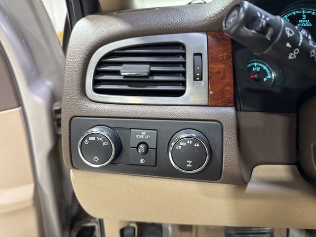 2009 Chevrolet Tahoe 4WD 4dr 1500 LTZ - 23005394 - 12