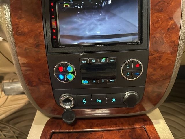 2009 Chevrolet Tahoe 4WD 4dr 1500 LTZ - 23005394 - 15