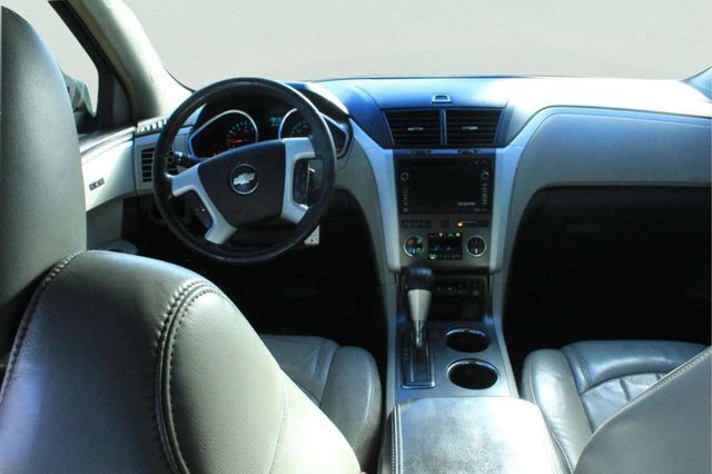 2009 Chevrolet Traverse AWD 4dr LTZ - 22978726 - 7