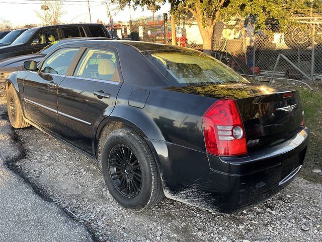 2009 Chrysler 300 4dr Sedan LX RWD *Ltd Avail* - 22976971 - 1