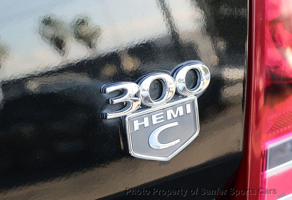 2009 Chrysler 300 C - 22988735 - 13