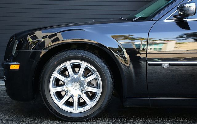 2009 Chrysler 300 C - 22988735 - 14