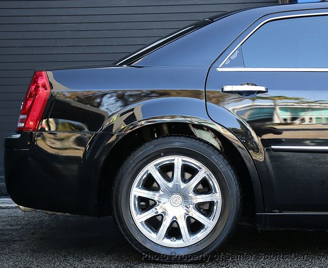 2009 Chrysler 300 C - 22988735 - 16