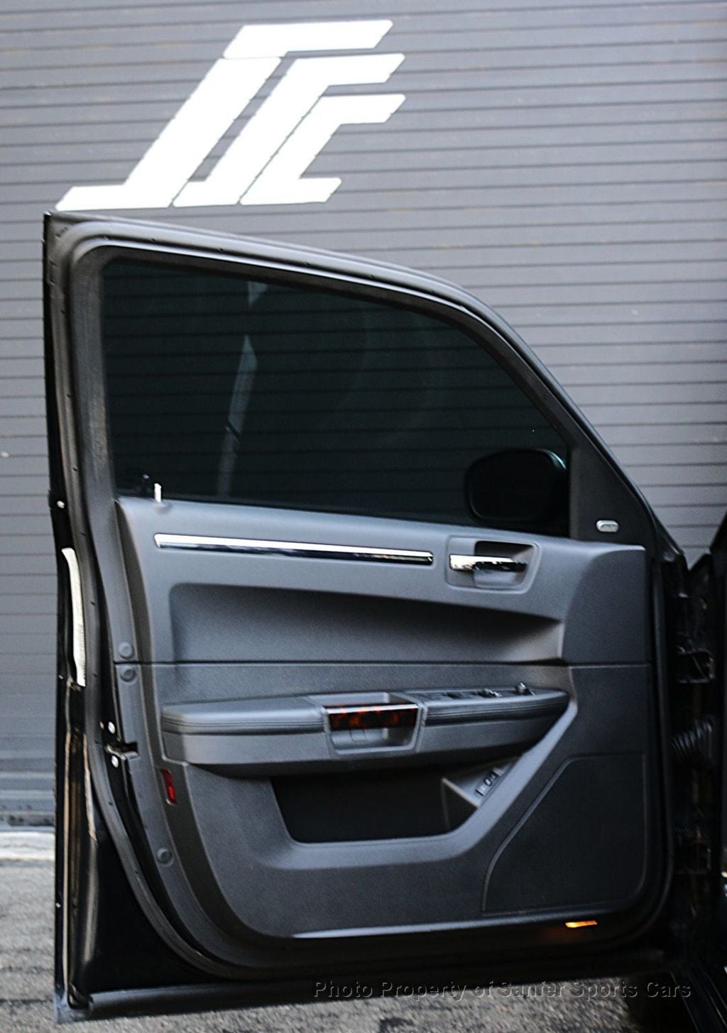 2009 Chrysler 300 C - 22988735 - 18