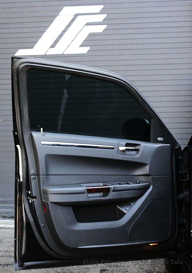 2009 Chrysler 300 C - 22988735 - 18