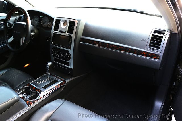 2009 Chrysler 300 C - 22988735 - 25