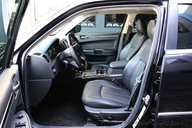 2009 Chrysler 300 C - 22988735 - 26