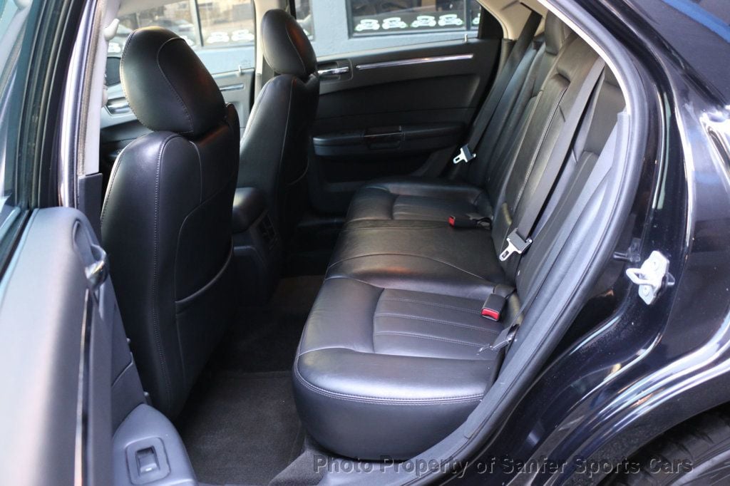 2009 Chrysler 300 C - 22988735 - 31