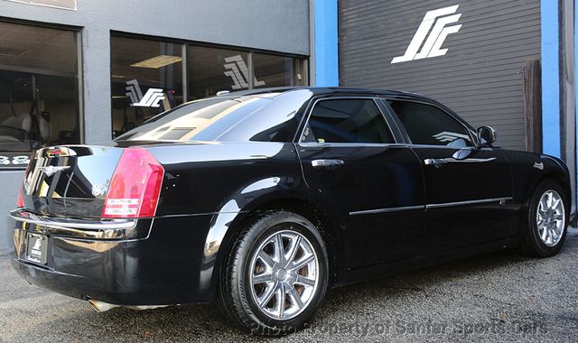 2009 Chrysler 300 C - 22988735 - 5