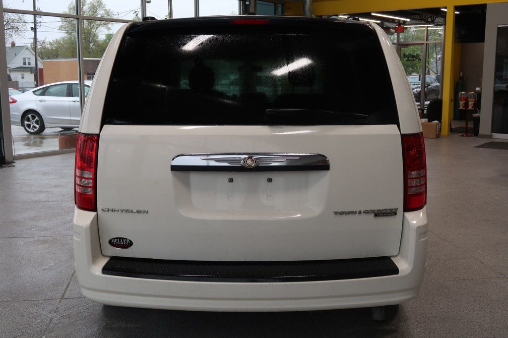 2009 Chrysler Town & Country 2009 CHRYSLER TOWN AND COUNTRY TOURING - 22389480 - 3