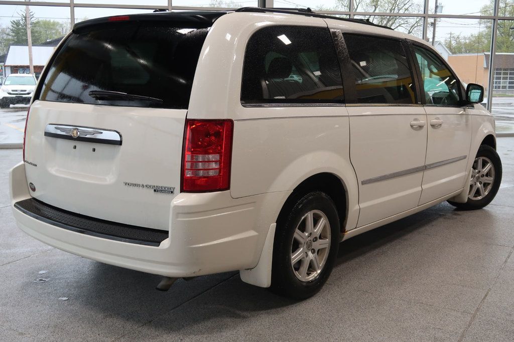 2009 Chrysler Town & Country 2009 CHRYSLER TOWN AND COUNTRY TOURING - 22389480 - 4