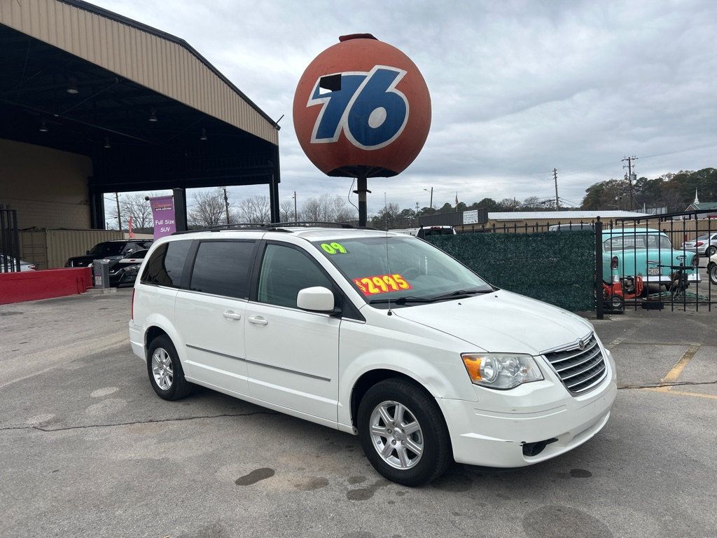 2009 Chrysler Town & Country 4dr Wagon Touring - 22963181 | Video 1