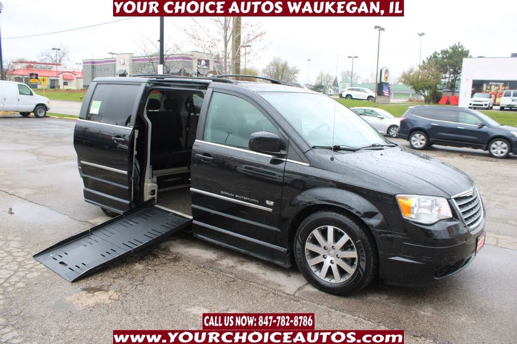 2009 Chrysler Town & Country 4dr Wagon Touring - 21905494 - 0