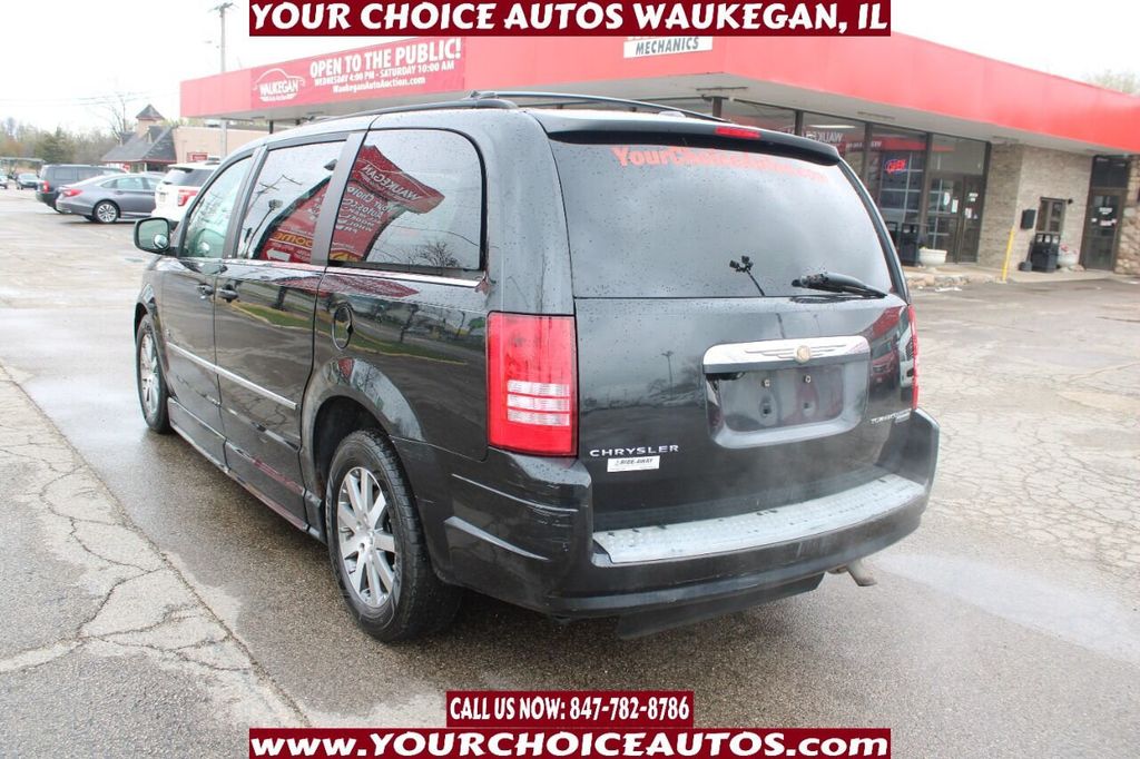 2009 Chrysler Town & Country 4dr Wagon Touring - 21905494 - 3