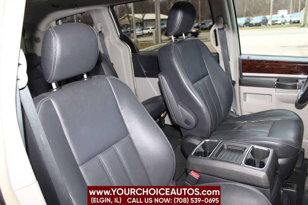2009 Chrysler Town & Country 4dr Wagon Touring - 22250137 - 13