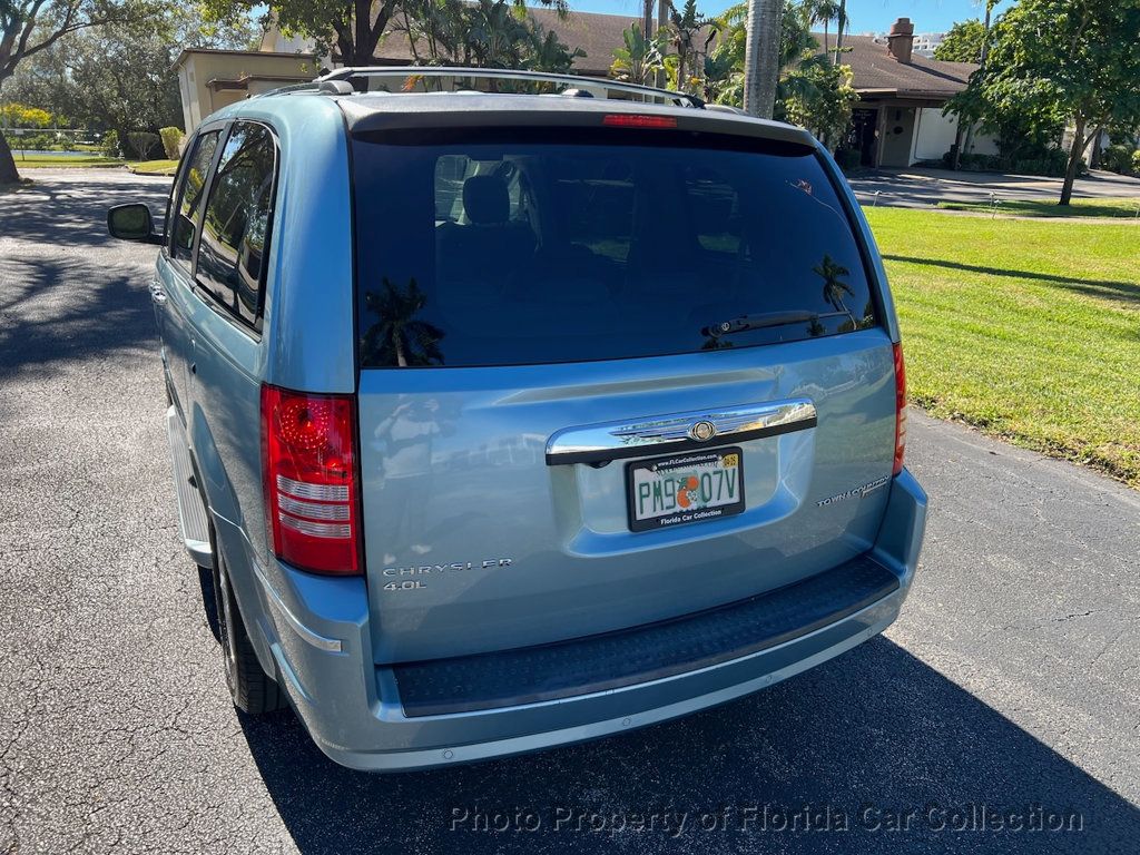 2009 Chrysler Town & Country Limited Wagon Van 4.0L - 22684804 - 16