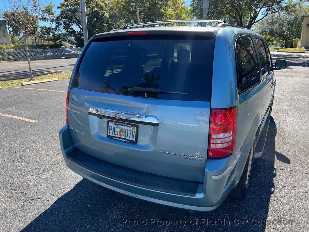 2009 Chrysler Town & Country Limited Wagon Van 4.0L - 22684804 - 17