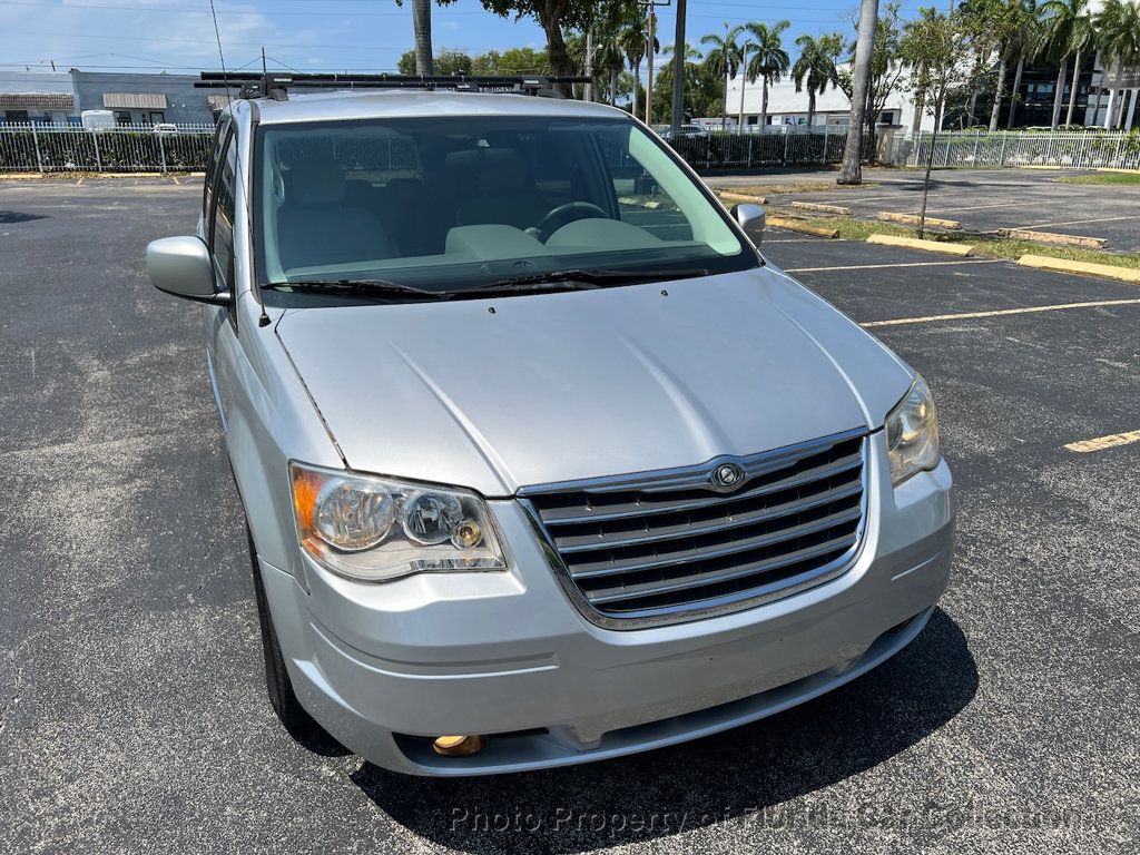 2009 Chrysler Town & Country Touring Minivan Wagon - 22458080 - 14