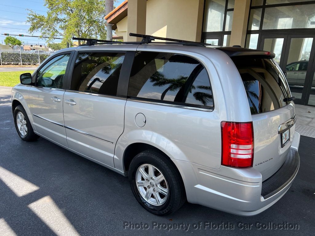 2009 Chrysler Town & Country Touring Minivan Wagon - 22458080 - 52