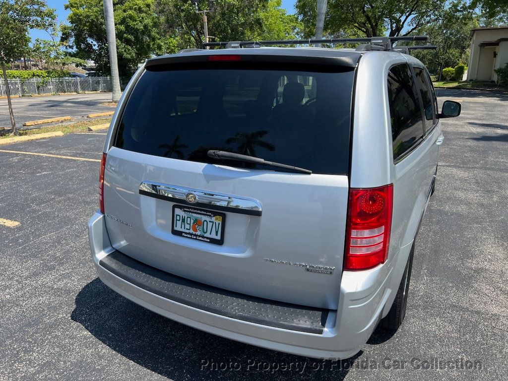 2009 Chrysler Town & Country Touring Minivan Wagon 3.8L - 22458080 - 17