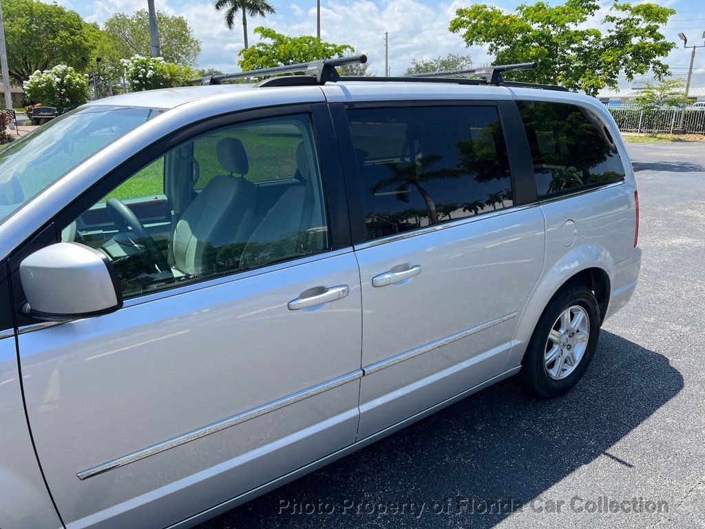 2009 Chrysler Town & Country Touring Minivan Wagon 3.8L - 22458080 - 23