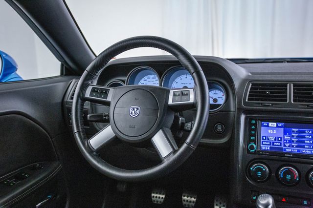 2009 Dodge Challenger 2dr Coupe SRT8 - 22977812 - 3