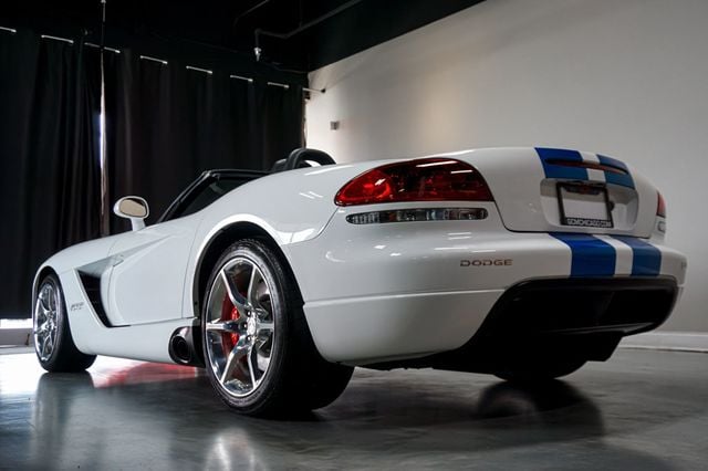 2009 Dodge Viper *Viper SRT10 Convertible* *Only 3k Miles* *All Stock & Original* - 23012064 - 35