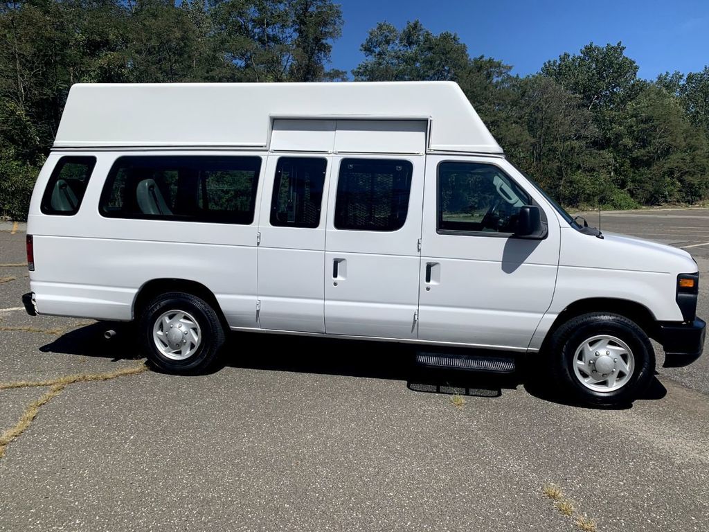 2009 Used Ford E250 Wheelchair Medical Transport Van For Adults Medical