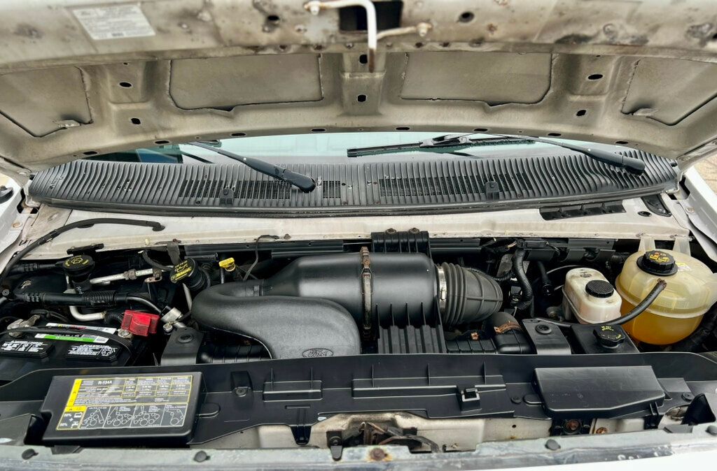 2009 Ford E-250 photo 4
