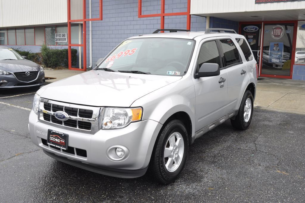 2009 Ford Escape FWD 4dr I4 Automatic XLT - 19609166 - 0