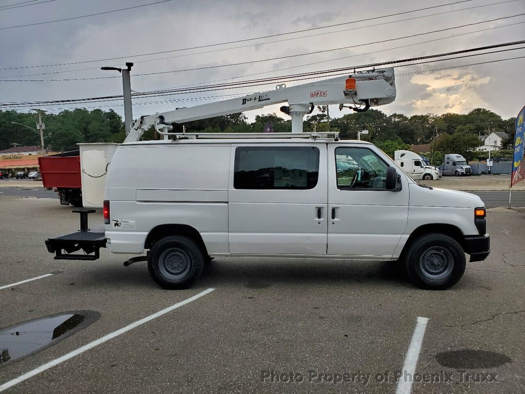 2009 Ford E-350 photo 2
