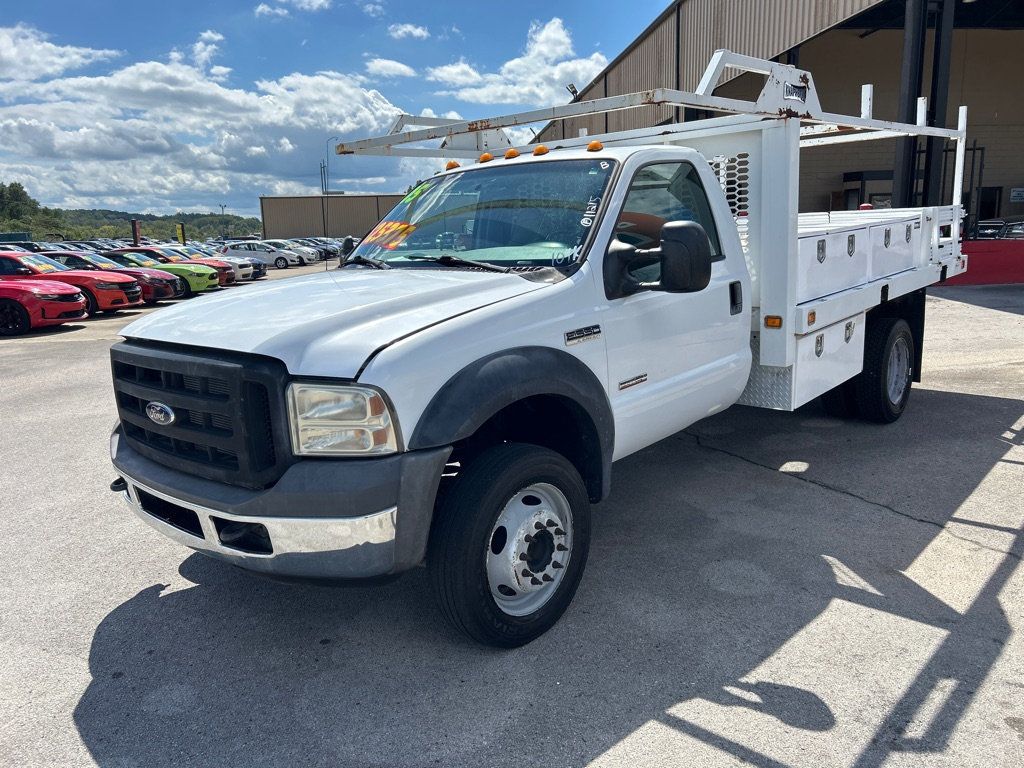 2009 Ford F-550 photo 3