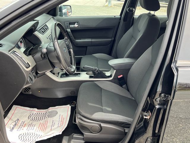 2009 Ford Focus 4dr Sedan SES - 23000142 - 11